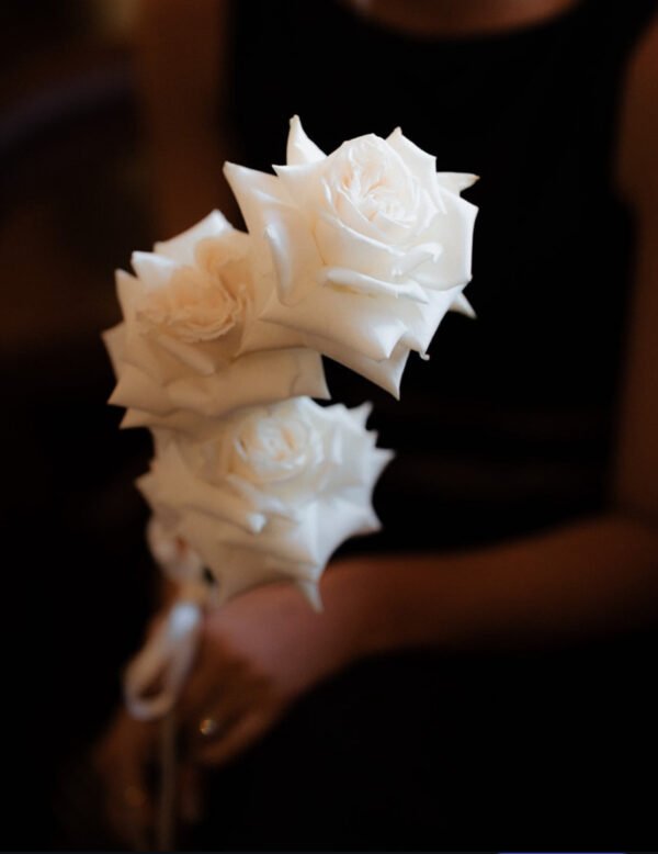 Minimalist Bridesmaids Bouquets